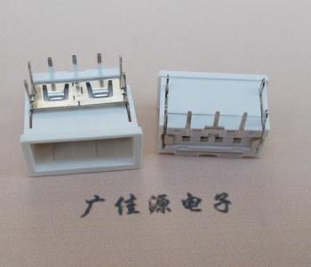 广西USB接口2.0连接器.3p端子加护套防尘母座
